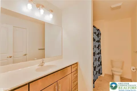 217 E Dell Rd, Bath, PA 18014 photo 34