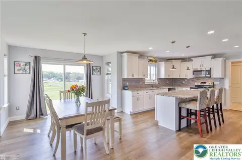 217 E Dell Rd, Bath, PA 18014 photo 9