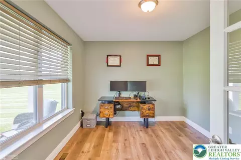 217 E Dell Rd, Bath, PA 18014 photo 19