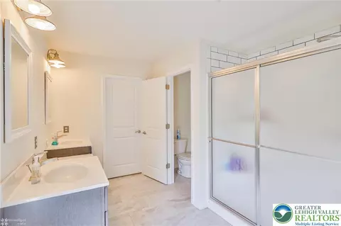 217 E Dell Rd, Bath, PA 18014 photo 29