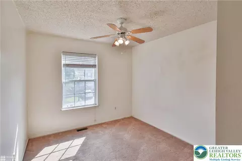 1942 Pine Ct, Hellertown, PA 18055 photo 27
