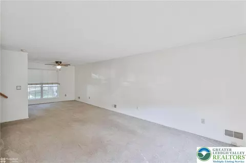 1942 Pine Ct, Hellertown, PA 18055 photo 14