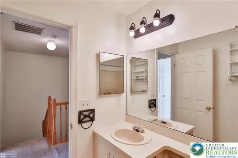 1942 Pine Ct, Hellertown, PA 18055 photo 37