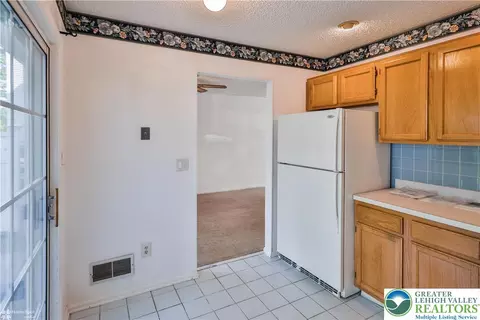 1942 Pine Ct, Hellertown, PA 18055 photo 23