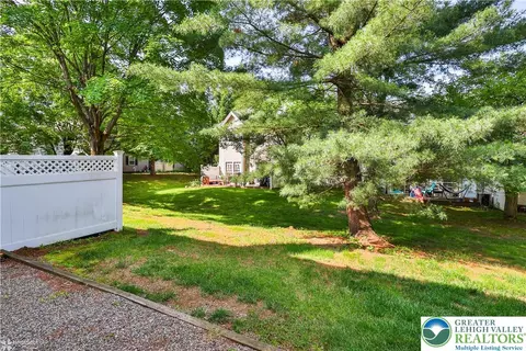 1942 Pine Ct, Hellertown, PA 18055 photo 51