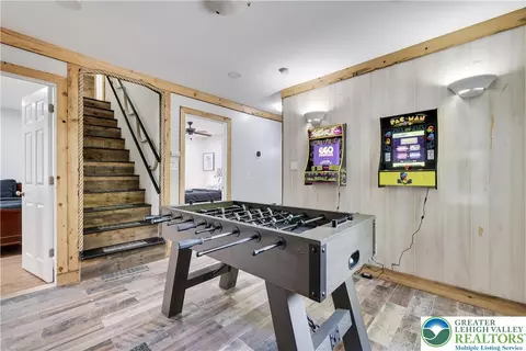 Entry Way - 6114 Decker Rd, Saw Creek, PA 18324 photo 5 of 6