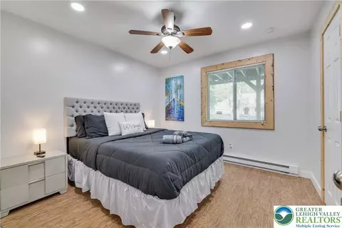 Bedroom - 6114 Decker Rd, Saw Creek, PA 18324 photo 4 of 15