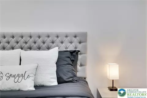 Bedroom - 6114 Decker Rd, Saw Creek, PA 18324 photo 7 of 15