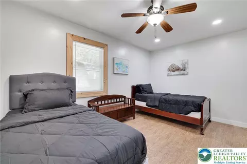 Bedroom - 6114 Decker Rd, Saw Creek, PA 18324 photo 12 of 15