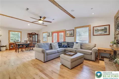 Living - 6114 Decker Rd, Saw Creek, PA 18324 photo 5 of 5
