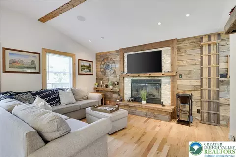 Living - 6114 Decker Rd, Saw Creek, PA 18324 photo 1 of 5