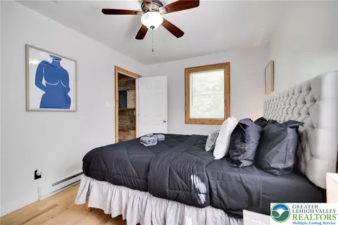 Bedroom - 6114 Decker Rd, Saw Creek, PA 18324 photo 2 of 15