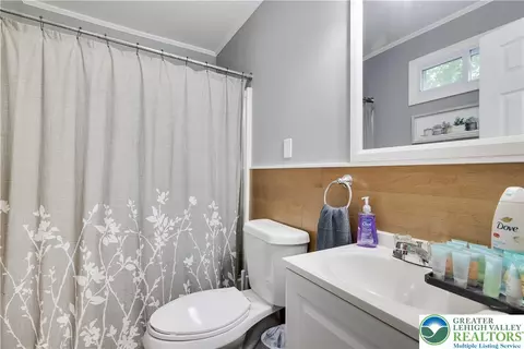 Bath - 6114 Decker Rd, Saw Creek, PA 18324 photo 3 of 3