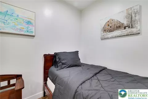 Bedroom - 6114 Decker Rd, Saw Creek, PA 18324 photo 13 of 15
