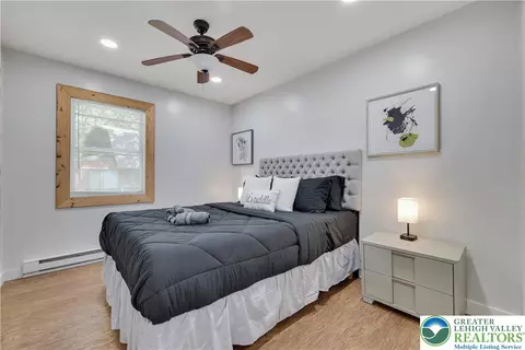 Bedroom - 6114 Decker Rd, Saw Creek, PA 18324 photo 8 of 15