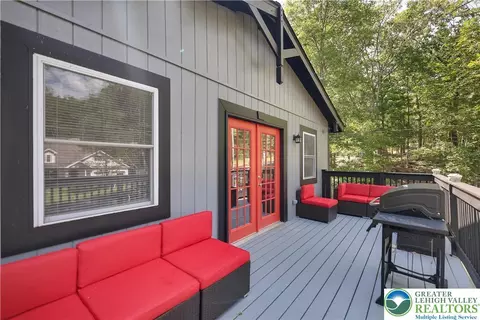Exterior - 6114 Decker Rd, Saw Creek, PA 18324 photo 4 of 15