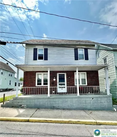102 Garibaldi Ave, Roseto, PA 18013
