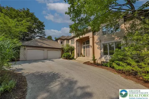 1731 Penns Xing, Allentown, PA 18104