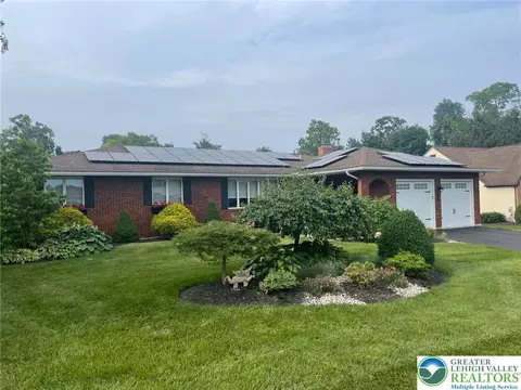 3521 Summit Ct, Bethlehem, PA 18020