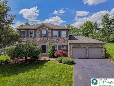 697 Ryan Dr, Allentown, PA 18103