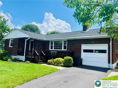 818 W Station Ave, Coopersburg, PA 18036