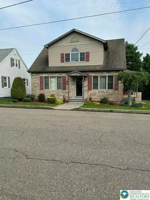 Exterior - 46 E Oak St, Hazleton, PA 18201 photo 3 of 5