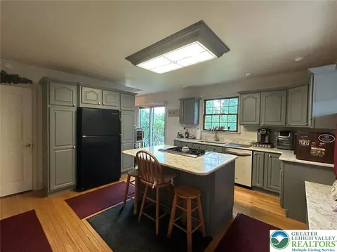 Kitchen - 46 E Oak St, Hazleton, PA 18201 photo 1 of 2