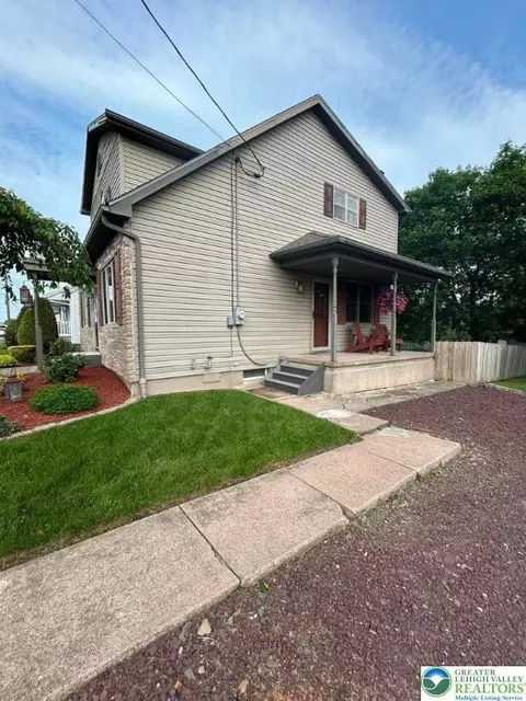 Exterior - 46 E Oak St, Hazleton, PA 18201 photo 4 of 5