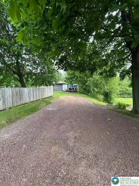 Exterior - 46 E Oak St, Hazleton, PA 18201 photo 2 of 5