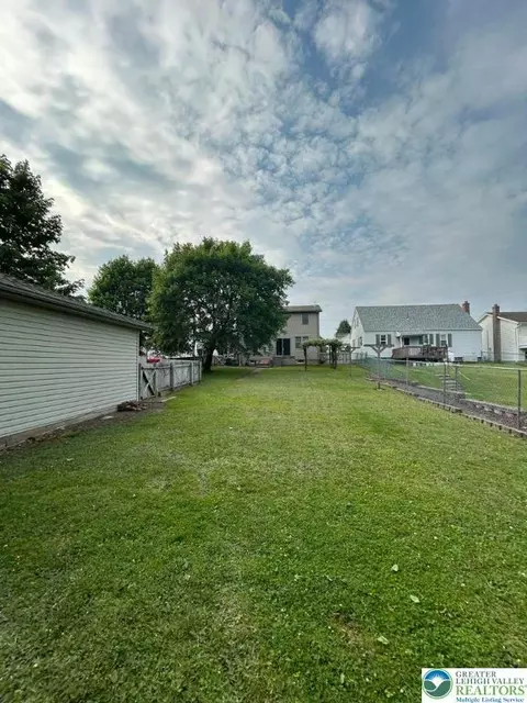 Exterior - 46 E Oak St, Hazleton, PA 18201 photo 5 of 5