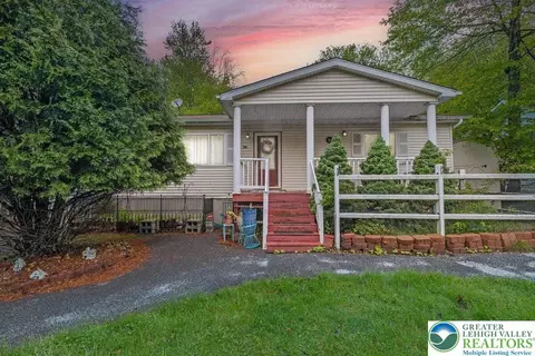 1041 Country Pl, Coolbaugh Twp, PA 18466