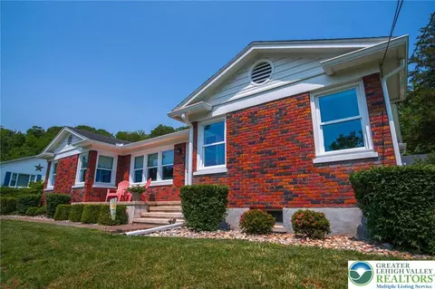 6790 Fairview Ave, Bangor, PA 18013