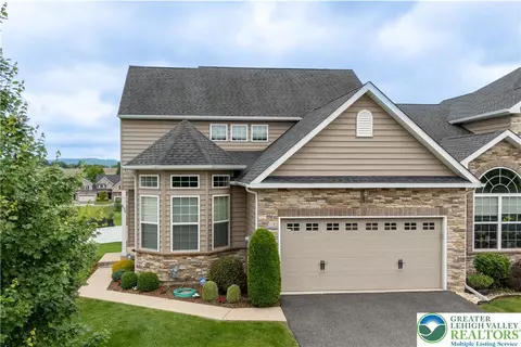 896 Orange Tip Way, Breinigsville, PA 18031