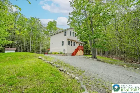 417 Roosevelt Ln, Coolbaugh Twp, PA 18466
