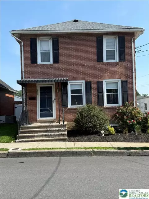 322 Lincoln Ave, Nazareth, PA 18064