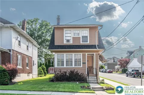 600 S Hoffert St, Fountain Hill, PA 18015