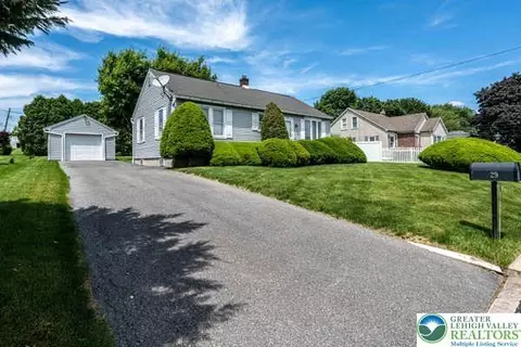 29 E St Elmo St, Nazareth, PA 18064