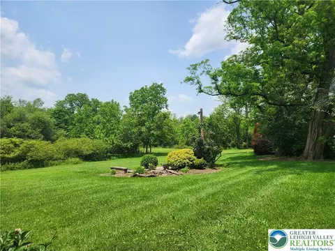 717 Point Phillips Rd, Bath, PA 18014 photo 12