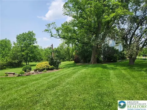 717 Point Phillips Rd, Bath, PA 18014 photo 11