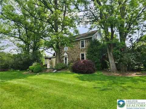 717 Point Phillips Rd, Bath, PA 18014 photo 3