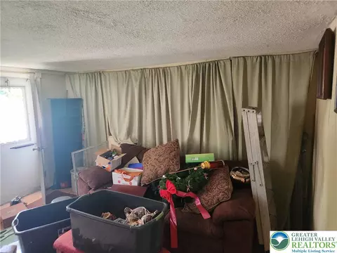 717 Point Phillips Rd, Bath, PA 18014 photo 33