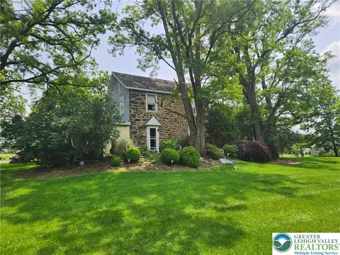 717 Point Phillips Rd, Bath, PA 18014 photo 6