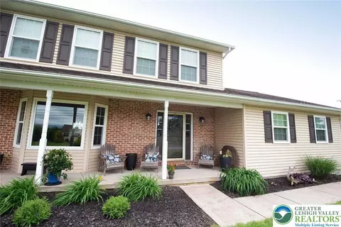 576 Batts Switch Rd, Nazareth, PA 18064