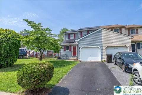 1009 Lincoln St, Freemansburg, PA 18017