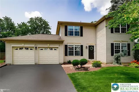 4809 Janet Ln, Bethlehem, PA 18017