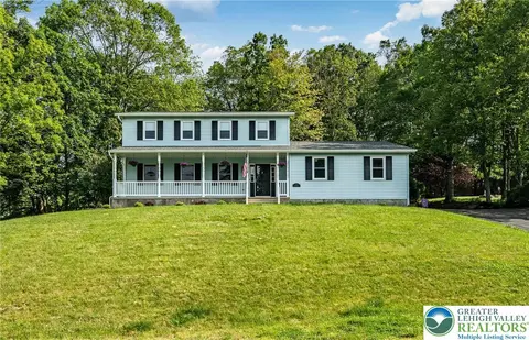 14 Basswood Dr, Mountain Top, PA 18707