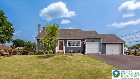 3063 Clearview St, Palmer Township, PA 18045
