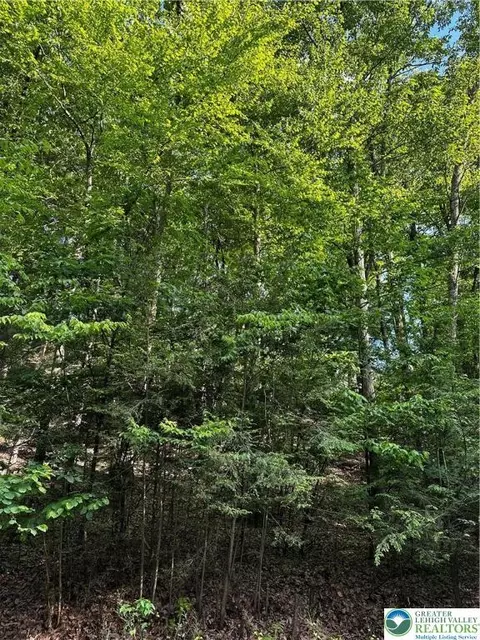 september circle LOT 46, East Stroudsburg, PA 18301