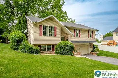 3195 Audubon St, Palmer Township, PA 18045