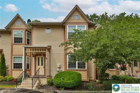 107 Independence Ct, Bethlehem, PA 18020